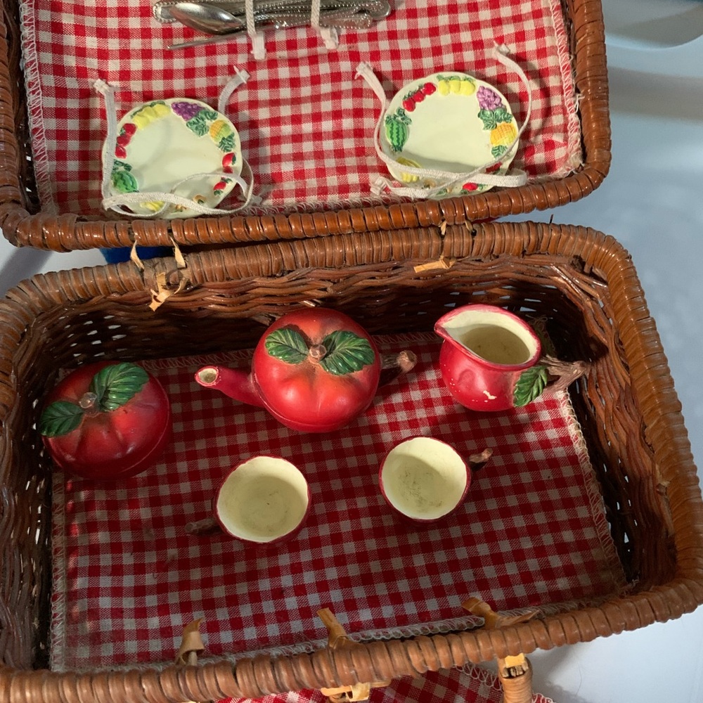 Vintage miniature child’s tea set Picnic basket with 2 sets metal flatware See !